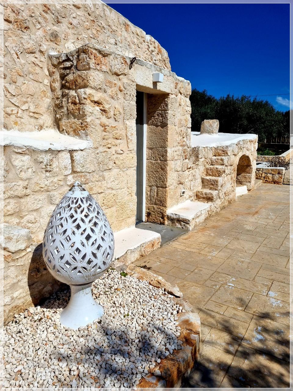 B&B Bed and Breakfast con piscina Trulli Moonlight da Grace Contrada Donnagnora Ostuni Brindisi Italia 